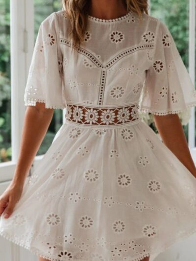 Robe d'été courte brodée