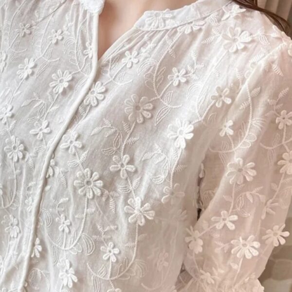 Blouse blanche bohème en dentelle élégante