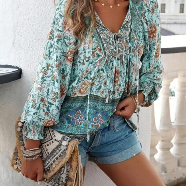 Blouse fleurie colorée style romantique