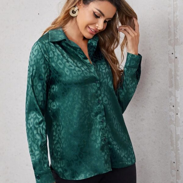 Chemisier léopard satin manches longues vintage